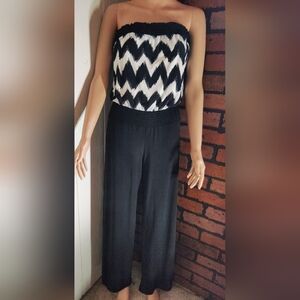 CLEAN!! PAPER DOLL Chevron, Sleeveless Wide Leg Jumpsuit. Size S